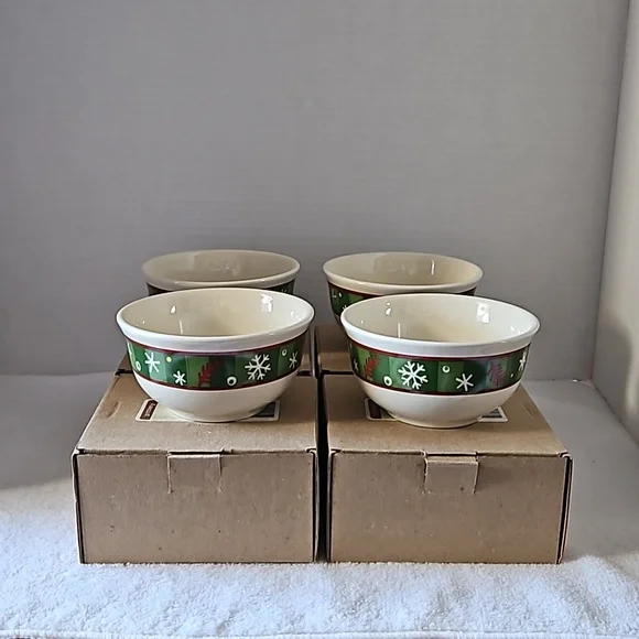 NWT Classic Longaberger Holiday Snowflake Dessert Bowls Set of 4